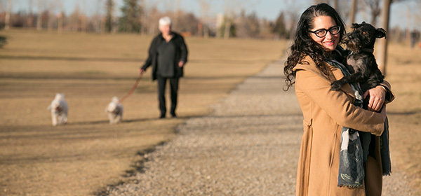 CALGARY, AB.; Nov 7, 2015 – Amy Malke and her schnauzer. at River Park. Story about whether off-leash dog parks can help build communities . (Michelle Hofer/Michelle Hofer Photography) For CREB – Jamie Zachary.