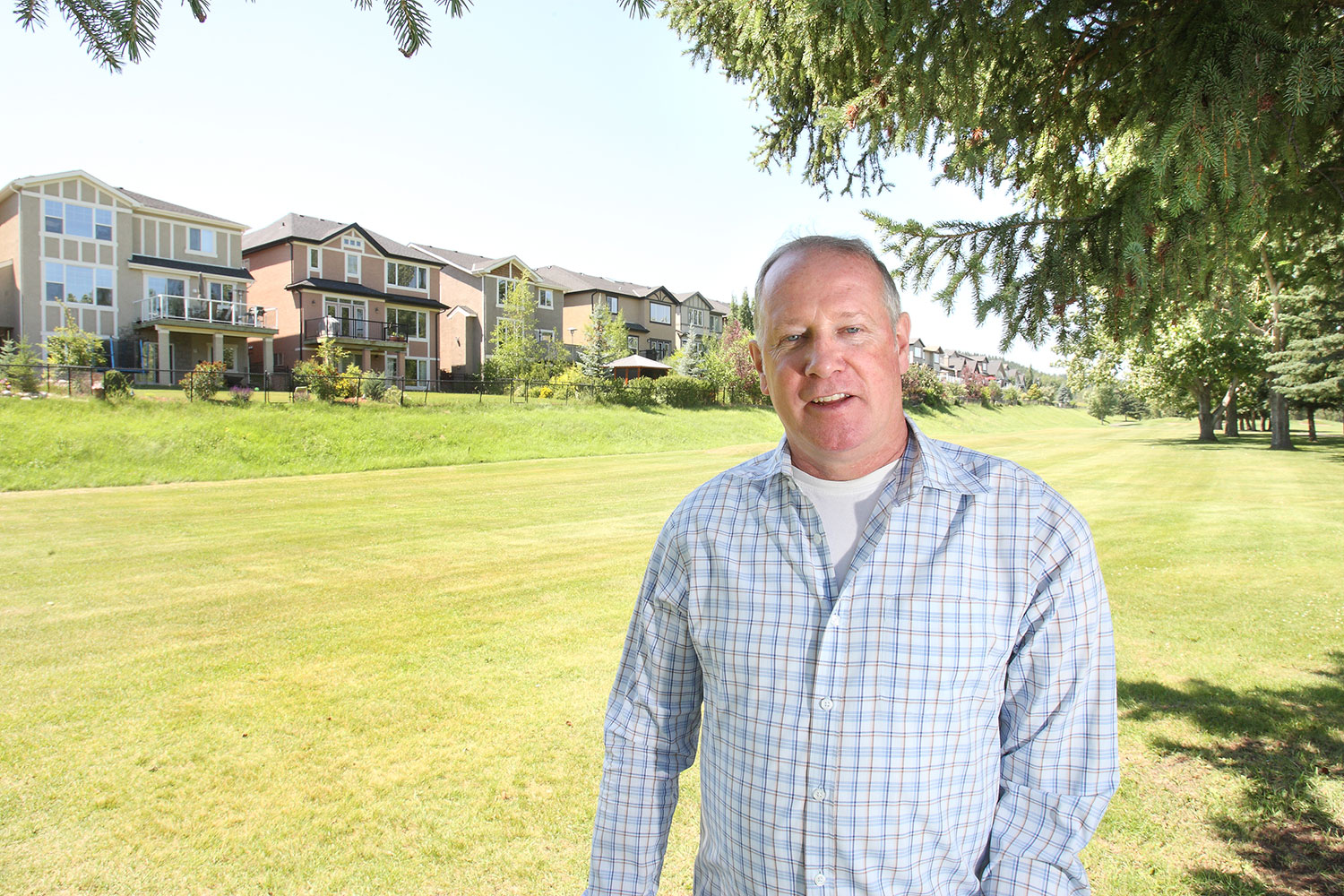 David Roberts was willing to pay a premium for a home bordering the Valley Ridge Golf Course for the wide-open green space and proximity to the game.
Wil Andruschak / For CREB®Now