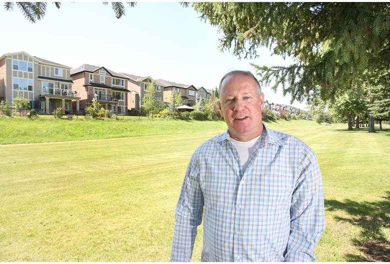 David Roberts was willing to pay a premium for a home bordering the Valley Ridge Golf Course for the wide-open green space and proximity to the game.
Wil Andruschak / For CREB®Now