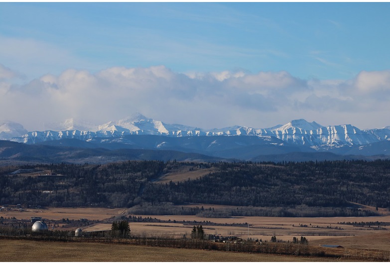 The rural lifestyle, proximity to Calgary and strong community spirit are all part of the appeal of Priddis. The hamlet is also home to its own church, coffee shop, convenience store and pub.
Courtesy Ann and Sandy Cross