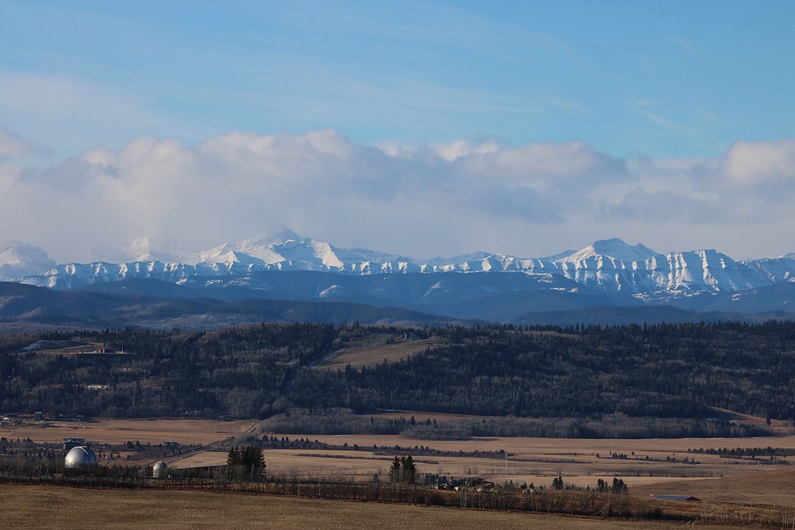The rural lifestyle, proximity to Calgary and strong community spirit are all part of the appeal of Priddis. The hamlet is also home to its own church, coffee shop, convenience store and pub.
Courtesy Ann and Sandy Cross
