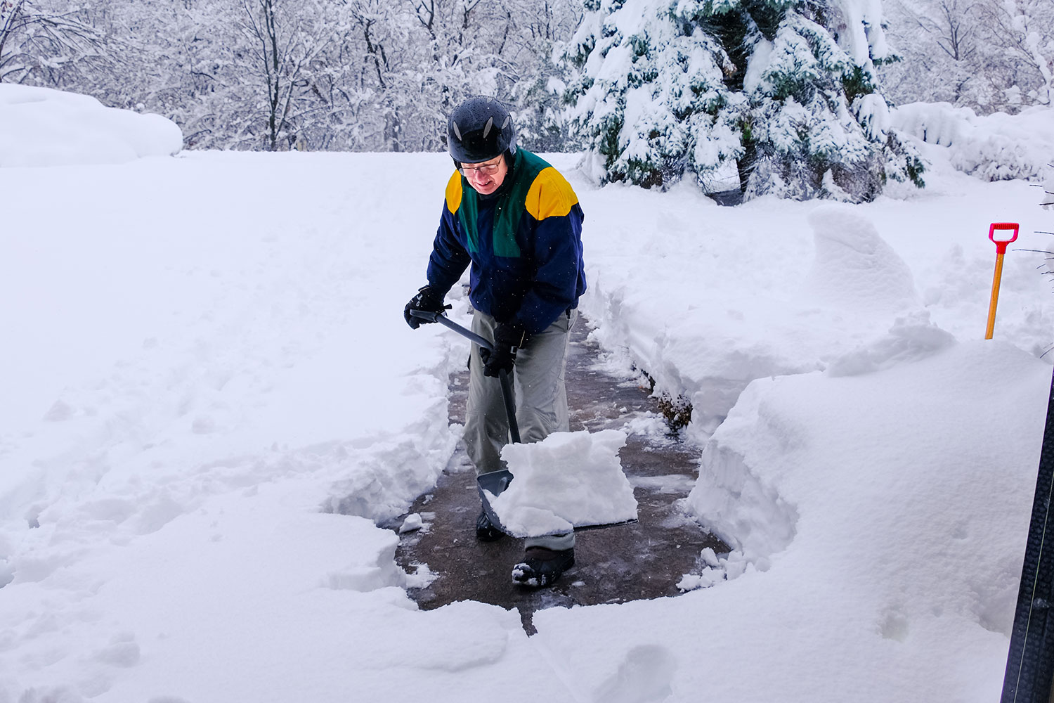 Heated shovel for on sale snow