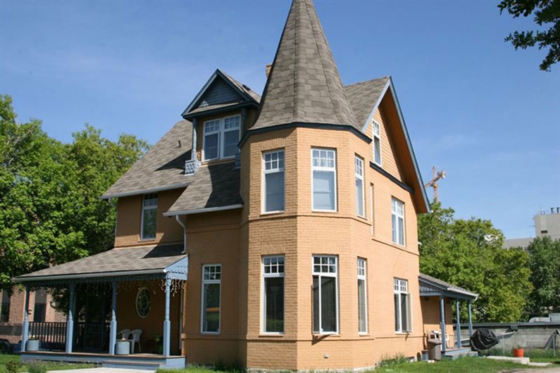 The McHugh House is notable for its distinctive Queen Anne Revival design. (Courtesy of the City of Calgary)