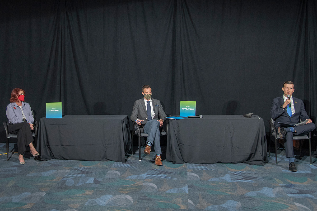 Mayoral candidates Jan Damery, Jeff Davison and Jeromy Farkas at CREB®'s Mayoral Forum on Sept. 14.
Cody Stuart / CREB®Now
